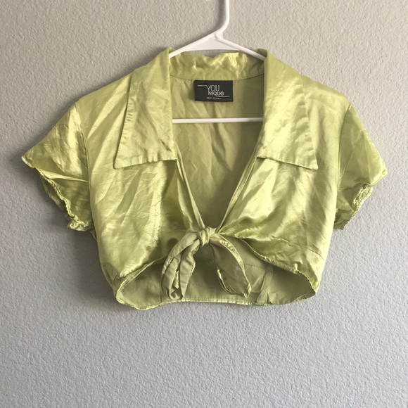 Urban Outfitters Tops - 🌟RARE 🌟Younique tie front top!